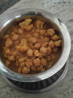 சென்னா காலிஃப்ளவர் கிரேவி (chenna cauliflower gravy recipe in tamil) செய்முறை முக்கிய புகைப்படம்