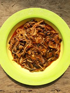 Foto resep Tumis Pedas Jamur Enoki dan Jamur Kancing