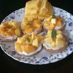 A picture of Biscuits cheesy fruity bite.