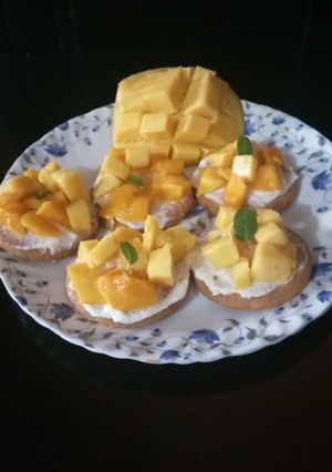 A picture of Biscuits cheesy fruity bite.