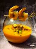 Crema de zanahoria y naranja con camarones