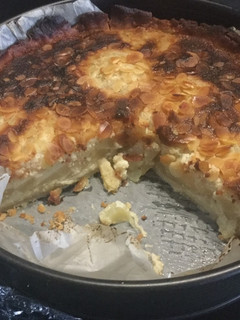 Una foto de Tarta de peras y crema de almendra (tarte bourdaloue)