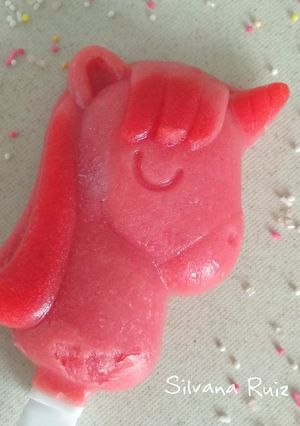 Una foto de 106.🍨Unicornios🦄helados de fresa y yogur🍓🍶