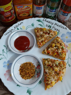 A picture of Cheesy Mexican Veg Pizza.