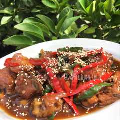 A picture of Ayam Goreng Butter wijen.