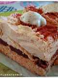 Entremet chocolat blond, biscuit noisettes et croquant chocolat