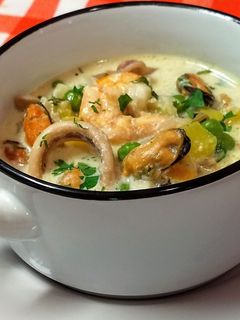 Tenger gyümölcsei leves recept fotója