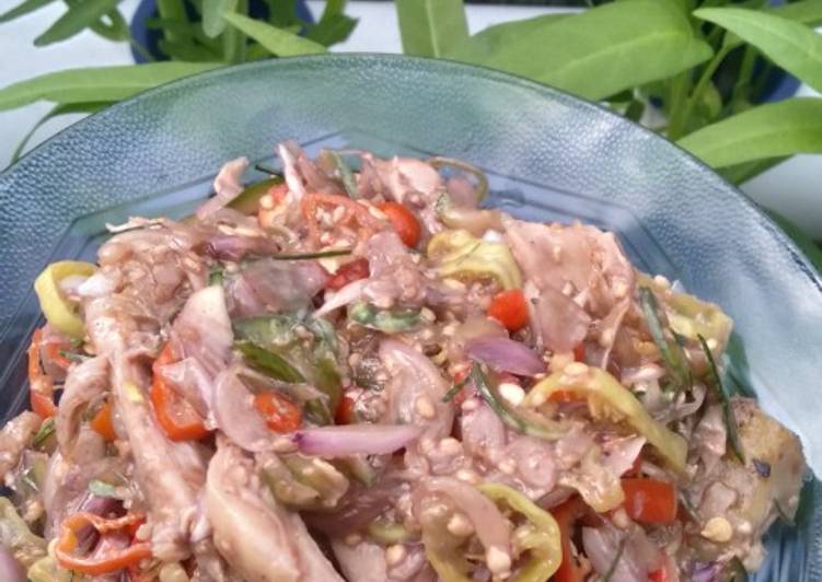 Ayam sambel bawang tuung