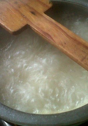 A picture of Boiling Rice.