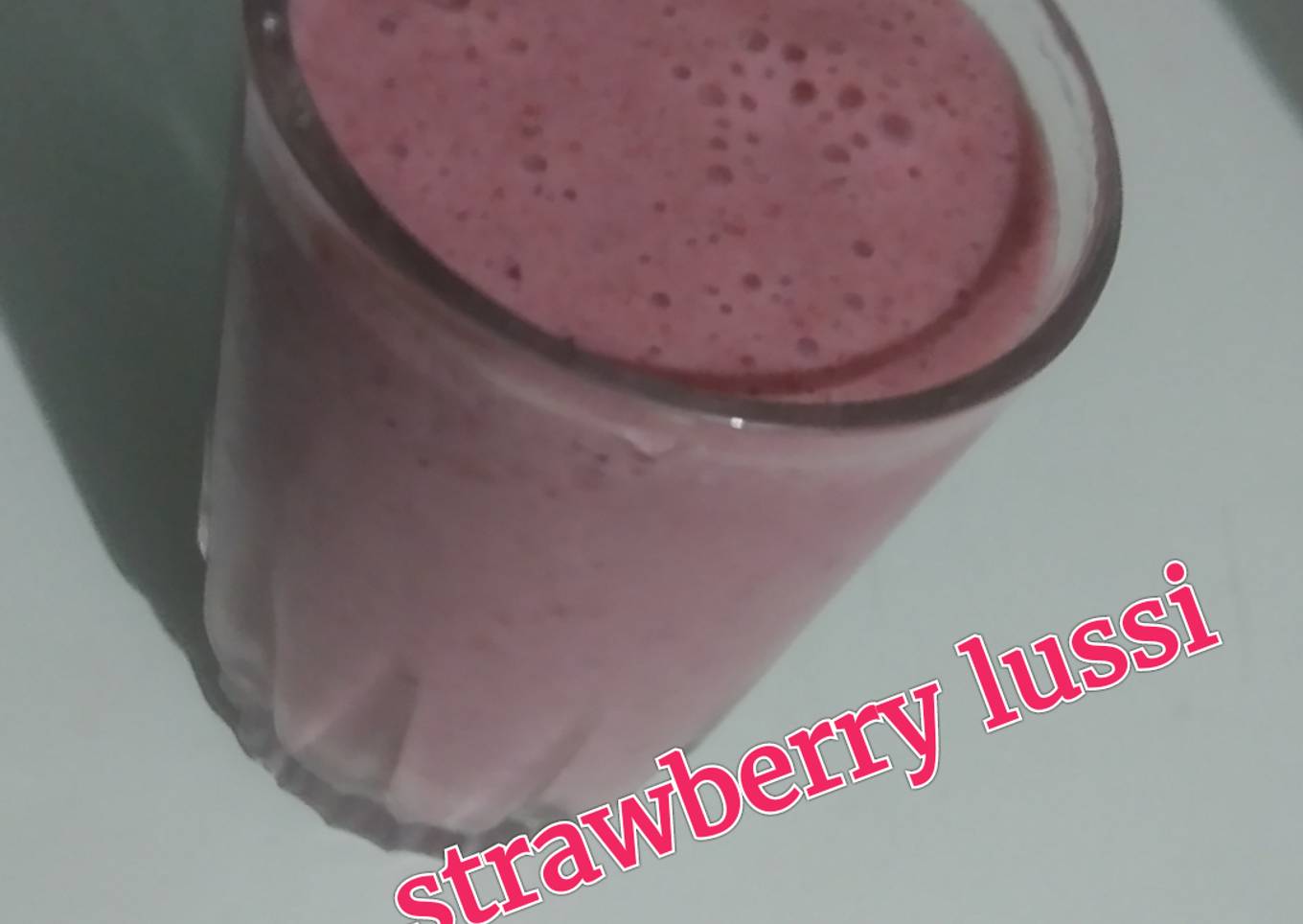 Strawberry lassi