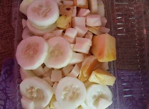 Una foto de Ensalada refrescante de frutas 🫢😋