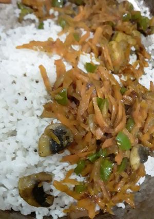عکسی از دستور هویج پلو با قارچ و فلفل دلمه 😋