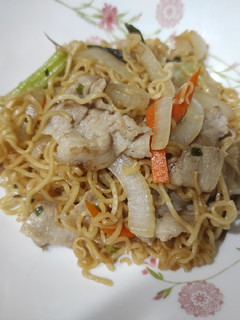 炒泡麵(簡單料理) 的食譜成品照片