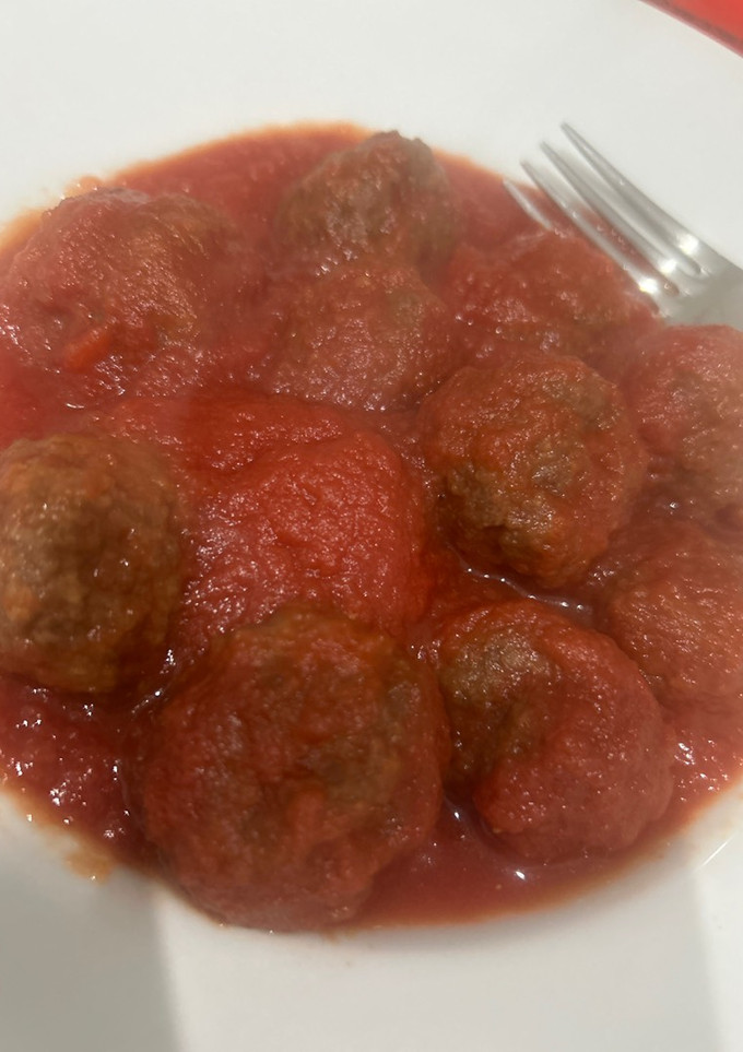 Una foto de Albóndigas con tomate