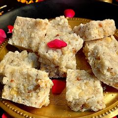 A picture of Makhana Dry Fruit Burfi (Paag).