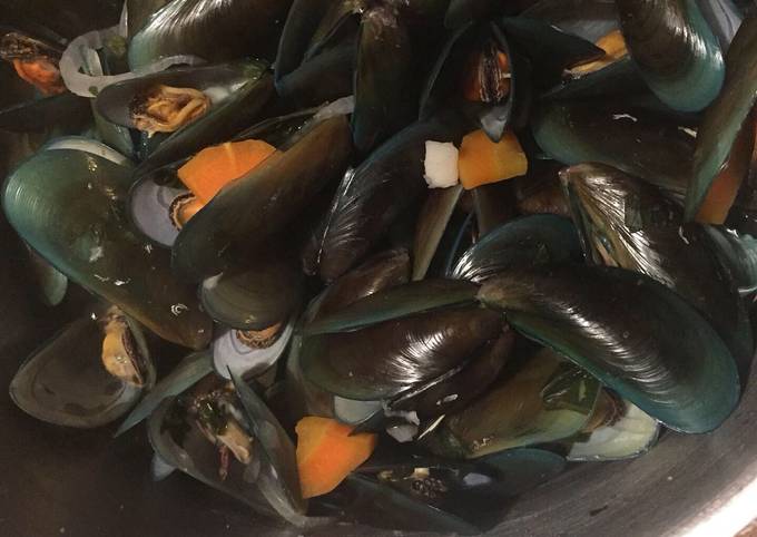 Resep Holandaise Mosselen met Witte Wijn alias kerang rebus dimasak dengan white wine Anti Gagal