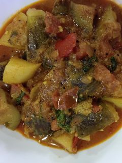 वांग बटाटा भाजी (vanga batata bhaji recipe in martahi) रेसिपी चे मुख्य फोटो