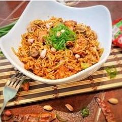 A picture of Kung pao Noodles.
