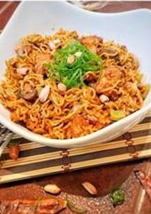 A picture of Kung pao Noodles.