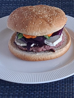 Una foto de Hamburguesa con queso de cabra