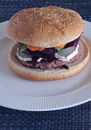 Una foto de Hamburguesa con queso de cabra