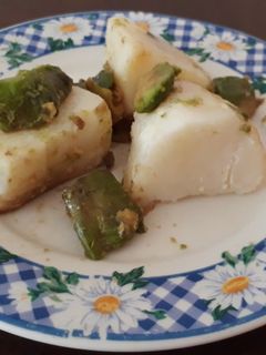Una foto de Ensalada simple papas y palta