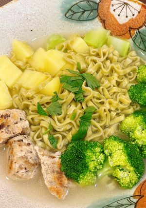 Hình của món Mì chùm ngây nấu rau củ.