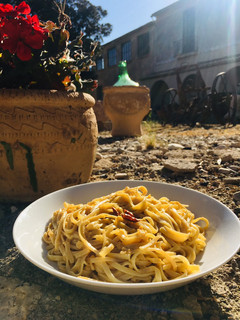 Una foto de Tallarines picantes con salsa de curry y soja