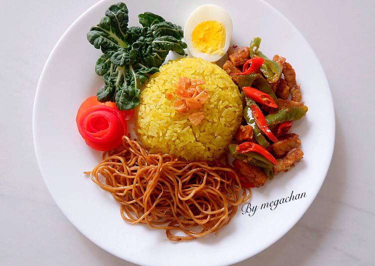 Nasi Kuning🍛