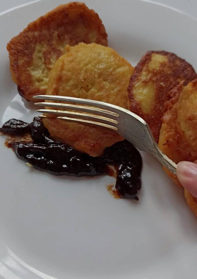 Оладки з яблуками