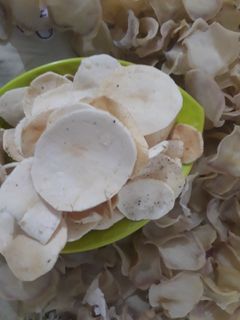 आलू चिप्स(aloo chips recipe in hindi) रेसिपी मुख्य फोटो