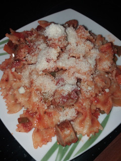 Sült kolbászos pasta recept fotója