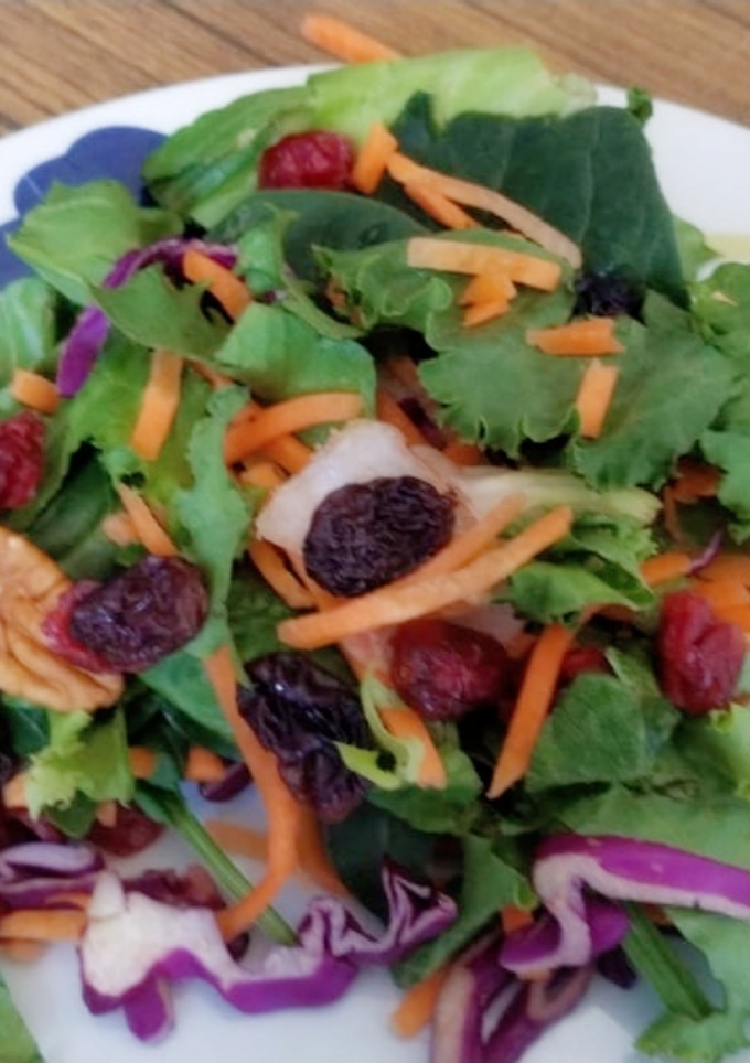 Una foto de Ensalada con frutos secos 🥗