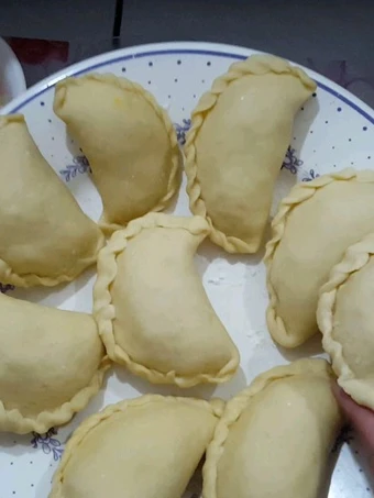 Langkah Mudah untuk Menyiapkan Resep Pastel Isi Bihun Kentang Wortel dan Telur yang  Bikin Ketagihan Anti Ribet, Uenak Banget