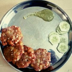A picture of Aloo sabudana tikki.