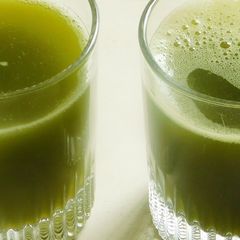A picture of Arugam pul {Bermuda grass} amla juice.