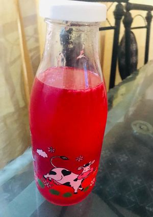 A picture of Jam e shirin lemonade.
