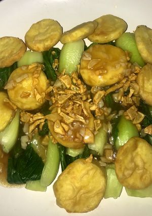 Foto resep Tumis pokcoy tofu bawang putih