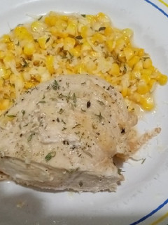 Una foto de Pechugas al ajo y vino blanco