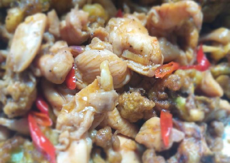 Langkah Mudah untuk Menyiapkan Fillet Ayam Kembang Kol Crispy Pedas Manis yang Enak Banget