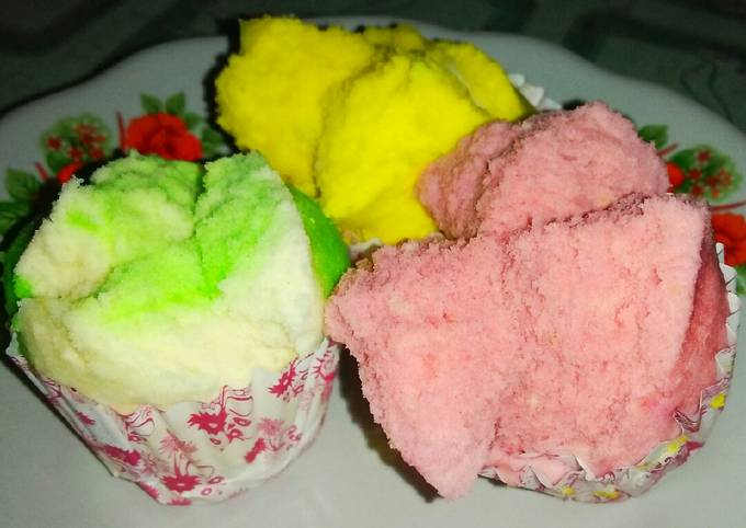 Standar Resep buat Bolu kukus air kelapa muda yang menggugah selera