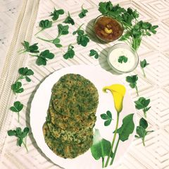 A picture of Methi Paratha.