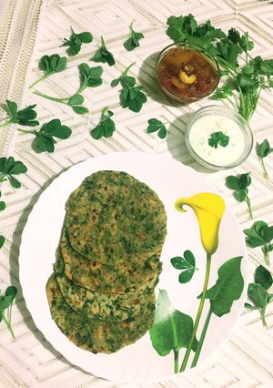 A picture of Methi Paratha.