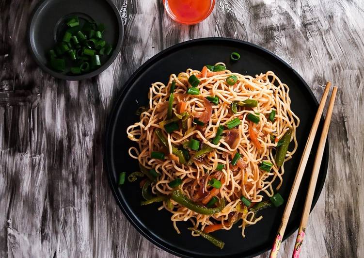 Street style vegetable chowmein/ Vegetable noodles