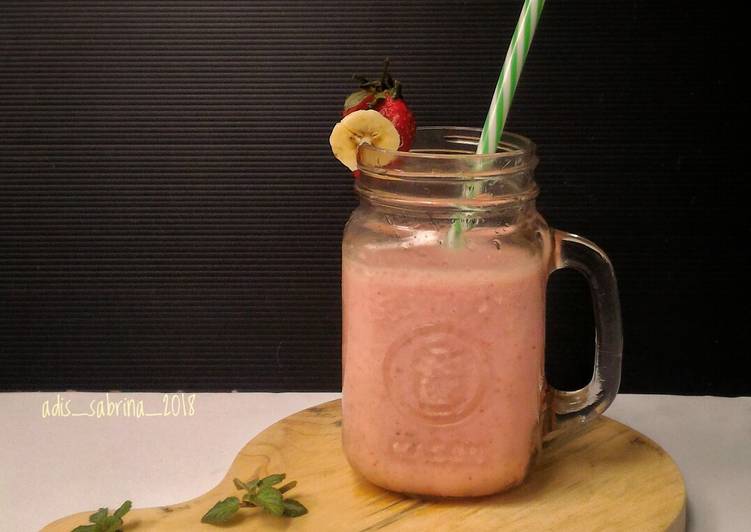 Bagaimana Membuat Strawberry smoothies #bandung_recookSyifaFauzia, Enak Banget