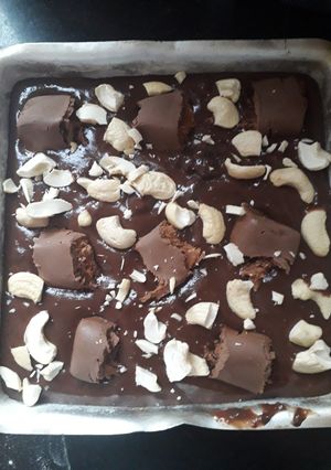A picture of Chocolate honey brownie.