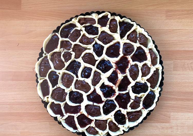 Sfoglia con Crema di Nocciola e Confettura di Uva Fragola