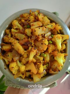 আলু ফুলকপি ভাজা (alu phulkopi bhaja recipe in bengali) রেসিপির প্রধান ছবি