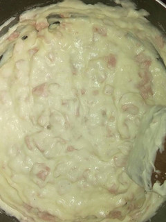 Una foto de Salsa bechamel o blanca fácil y sin grumos con jamón