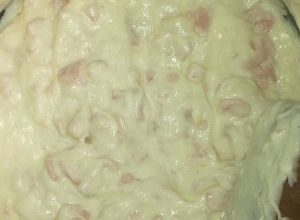 Una foto de Salsa bechamel o blanca fácil y sin grumos con jamón